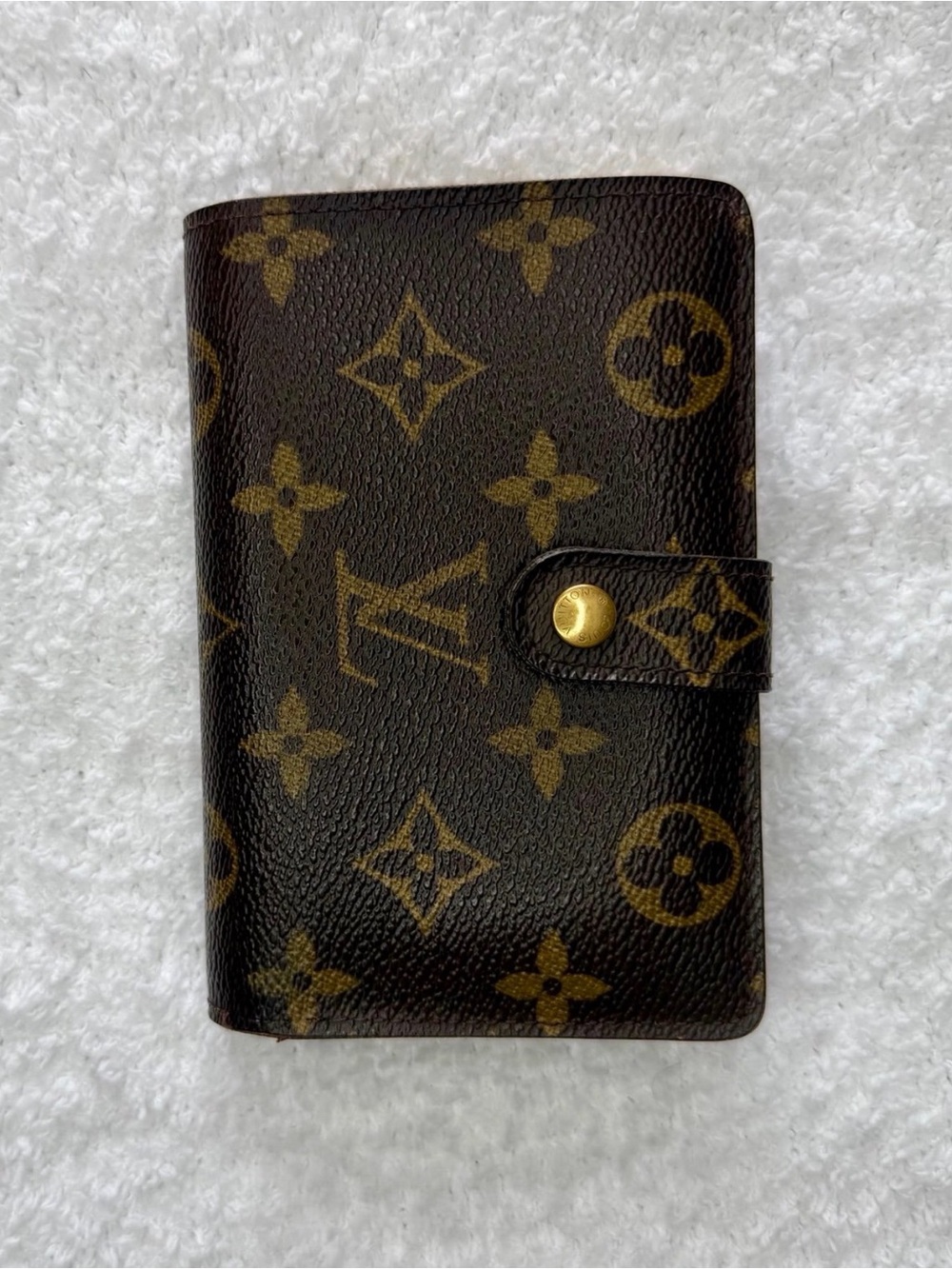 Louis Vuitton Monogram Kiss-Lock Wallet